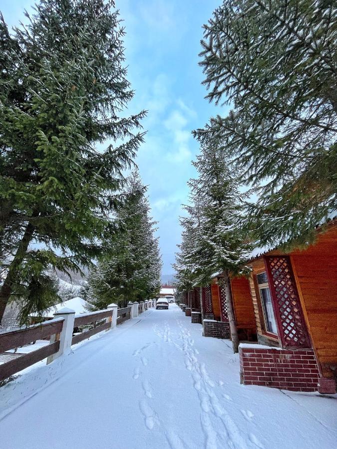 Aspen Hotel Славске Екстериор снимка