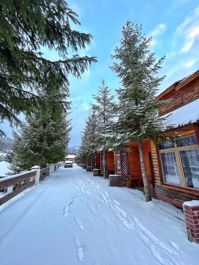 Aspen Hotel Славске Екстериор снимка