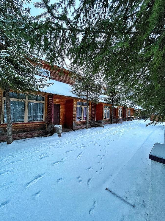 Aspen Hotel Славске Екстериор снимка