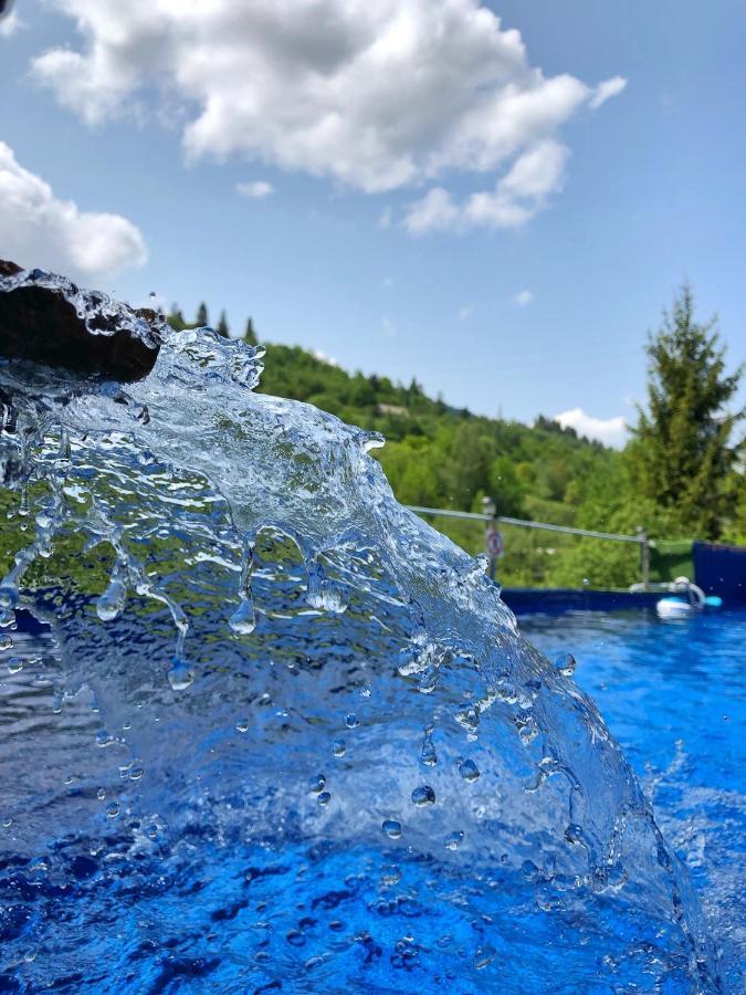 Aspen Hotel Славске Екстериор снимка