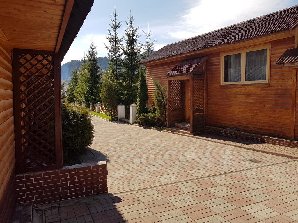Aspen Hotel Славске Екстериор снимка